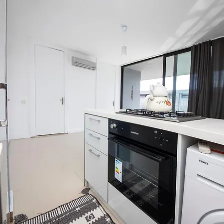 Secluded And Comfortable With Shared Pool And Gym In Villa