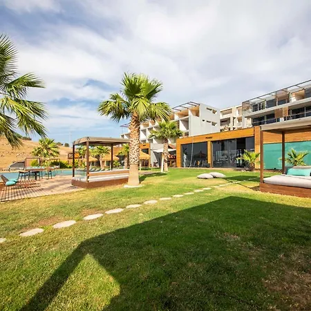 Secluded And Comfortable With Shared Pool And Gym In * Milas