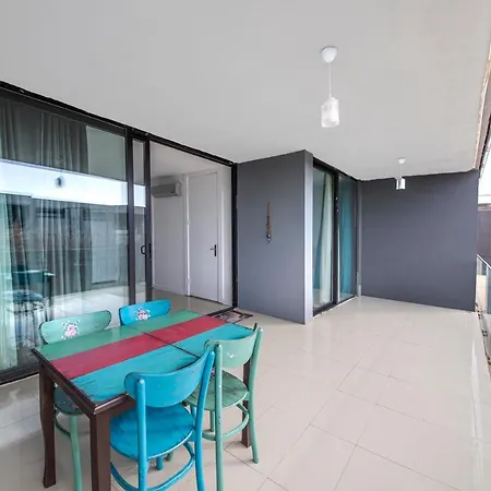 Secluded And Comfortable With Shared Pool And Gym In Villa *