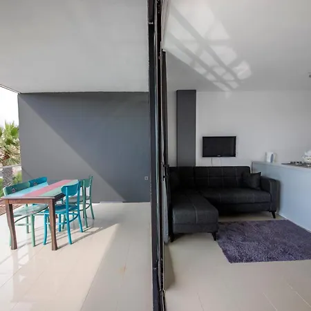 Villa Secluded And Comfortable With Shared Pool And Gym In *