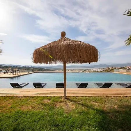 Villa Secluded And Comfortable With Shared Pool And Gym In *