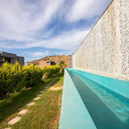 Secluded And Comfortable With Shared Pool And Gym In Villa Milas