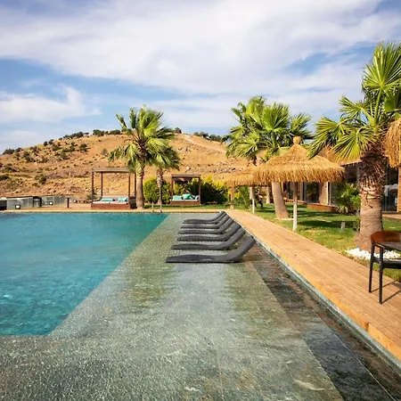 Secluded And Comfortable With Shared Pool And Gym In *